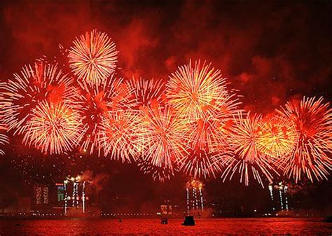 Hong Kong Chinese New Year Fireworks show in 2016-Hong Kong-TRAVEL-Hulutrip