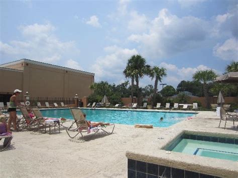 Spacious room - Picture of Courtyard Gulfport Beachfront, Gulfport - TripAdvisor