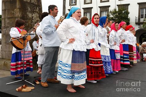 Azorean folk music group by Gaspar Avila | Folk music, Folk, Portuguese ...