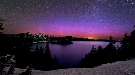 Aurora Borealis over Crater Lake National Park, Oregon, USA | Windows ...