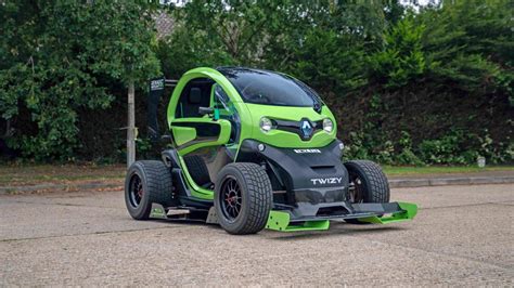 F1-inspired electric Renault Twizy sells for £27,500