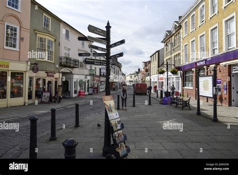 Town Centre Signpost, High Street, Braintree, Essex Stock Photo - Alamy