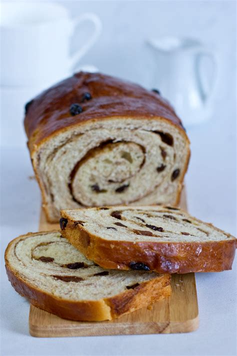 Cinnamon Swirl Raisin Bread |Yeast Bread|