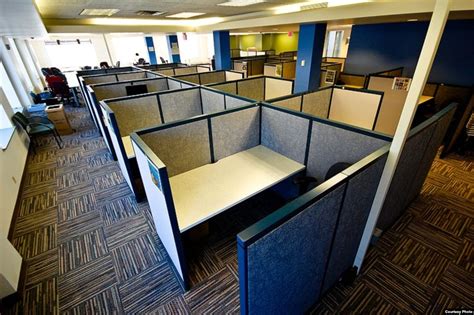 Office Cubicle Dwellers Build 'Walls' for Privacy