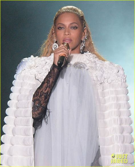 Beyonce: MTV VMAs 2016 Performance Video - 'Lemonade' Live!: Photo 3744119 | 2016 MTV VMAs ...