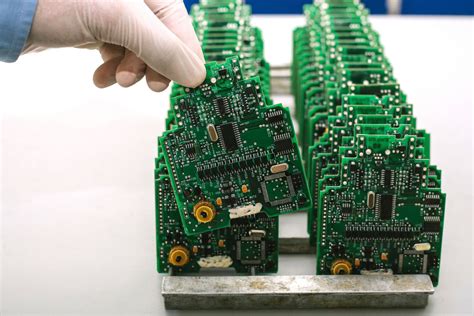 What are the advantages of PCB SMT?