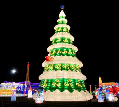 Christmas Tree Chinese Lantern! | The Worley Gig