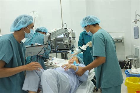 MENLA - Eye Surgery with Phaco method for 50 poor patients at HCMC ...