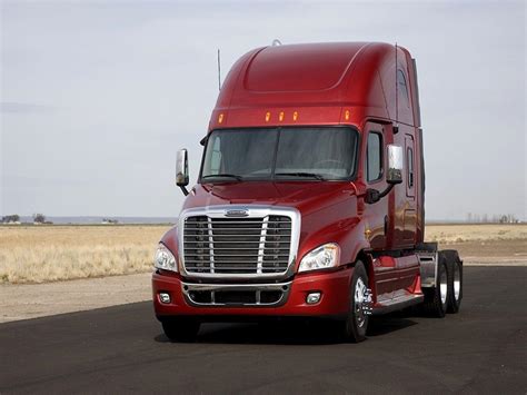 Freightliner Trucks Wallpapers - Wallpaper Cave