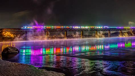 Canadian Pacific Railway lights up the Townships for the holidays - Canada Info