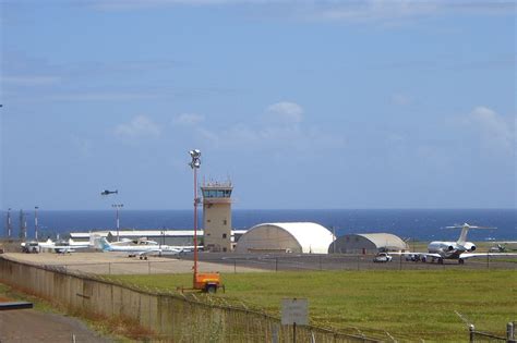 Lihue Airport | I was looking out the terminal window toward… | Flickr