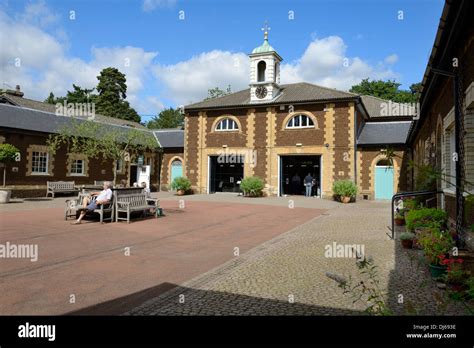 Sandringham estate hi-res stock photography and images - Alamy