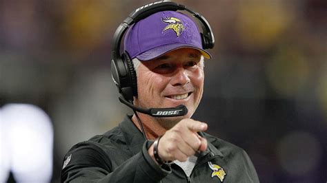 Vikings name Pat Shurmur offensive coordinator