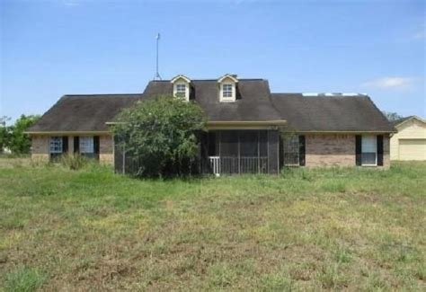 4739 Meadowlark Ln, Sealy, TX 77474 | realtor.com®