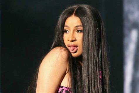 Cardi B Biography, Wiki, Early Life, Family, Net Worth, Career