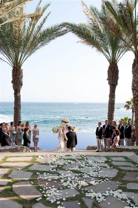 A Classic Wedding on the Cliffs at Esperanza Resort - Elena Damy | Cabo san lucas weddings, Best ...