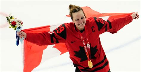 Marie-Philip Poulin signs with new Montreal women's hockey team: report ...