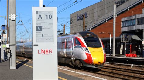 LNER trials new digital displays at Doncaster Station - Rail UK