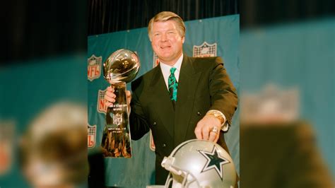 Super Bowl-winning coach Jimmy Johnson into Hall of Fame