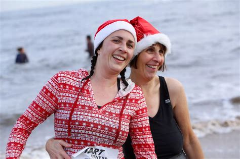 Hundreds brave the cold for Boxing Day dip at Whitley Bay - Chronicle Live