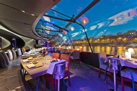 Croisière dîner sur la Seine à 20h30 à bord des Bateaux Parisiens