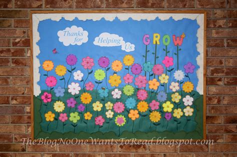 The Blog No One Wants to Read: Pastor Appreciation Bulletin Board - Flowers