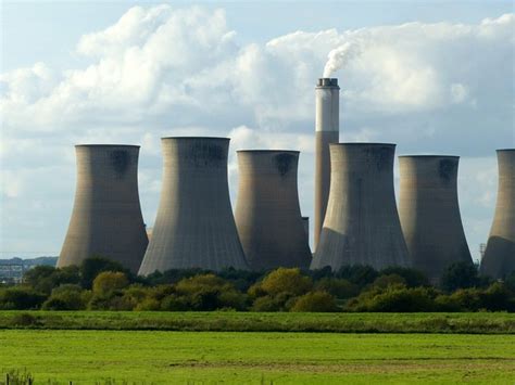 Cottam Power Station © Alan Murray-Rust :: Geograph Britain and Ireland