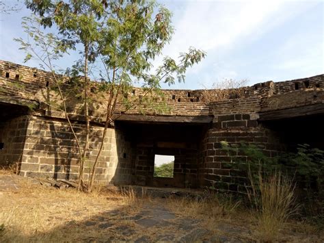 Ahmednagar Fort in Ahmednagar | The journey of a thousand miles begins ...