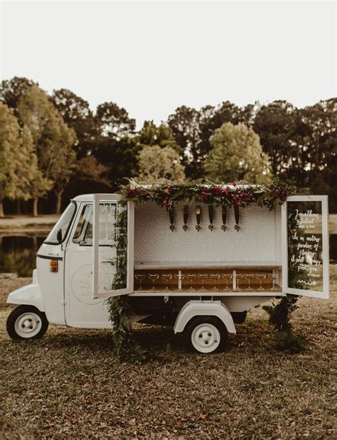 Moody Charleston Wedding Inspiration with the Cutest Vintage Italian ...