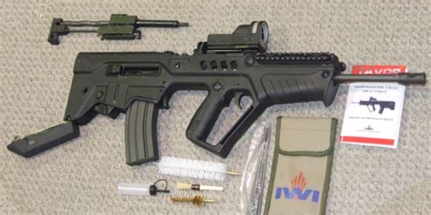 Fire Arms: Tavor TAR-21 assault rifle (Israel)