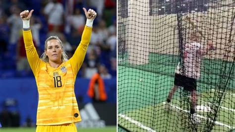 Ashlyn Harris: USWNT goalie takes BP at Nationals game (video) - Sports ...