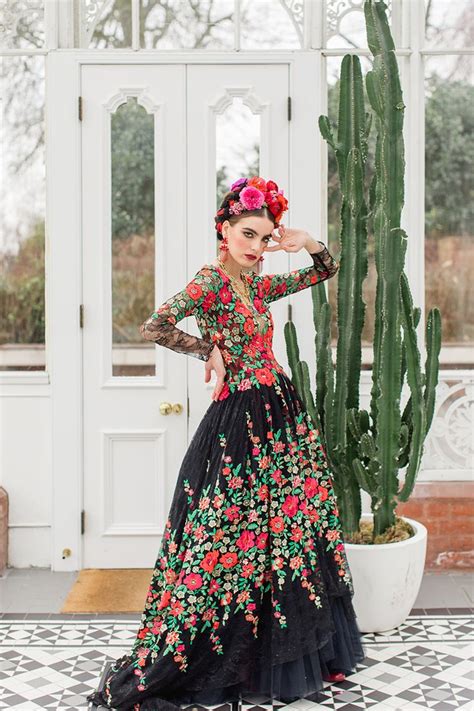 20 Extraordinary Floral Wedding Dresses Millennial Brides Will Love | Mexican wedding dress ...