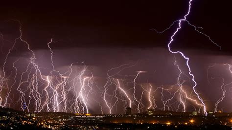 Lightning Strikes Kill Nearly 120 In Powerful Thunderstorms - Signs Of ...