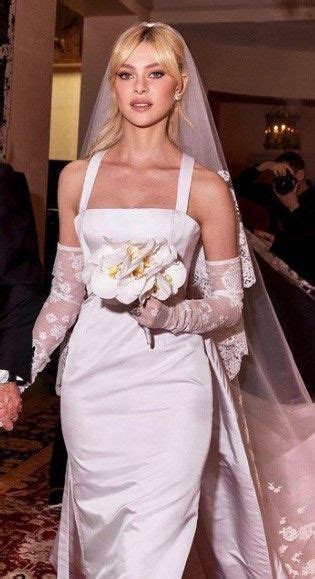 Nicola Peltz Beckham in 2022 | Minimal wedding dress, Bridal dresses, Bridal gloves long