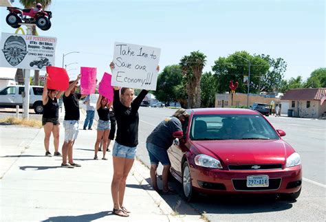 Protesters Seek Signatures To Recall Governor - The Progress