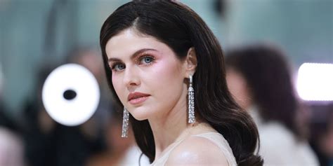 Alexandra Daddario Posed In The Nude On IG, And Fans Went Bonkers