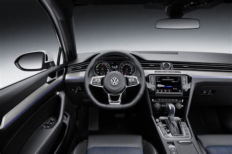Volkswagen Passat GTE Interior Vw Passat, Volkswagen Passat Variant, Volkswagen Cc, Top 10 ...