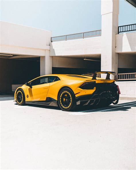 Yellow Lamborghini Huracan Performante - MV Forged | Bespoke Wheels