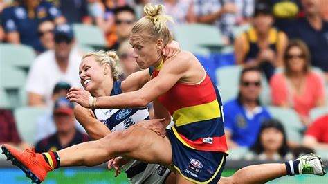 AFLW: How Adelaide star Erin Phillips learned how to run again | NT News