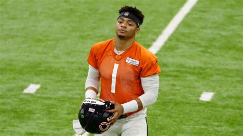 Bears OL Riley Reiff compares Justin Fields to Bengals Joe Burrow - NBC Sports Chicago