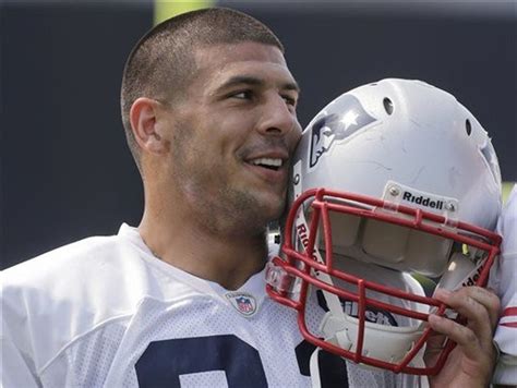 Aaron Hernandez contract extension: New England Patriots sign tight end ...