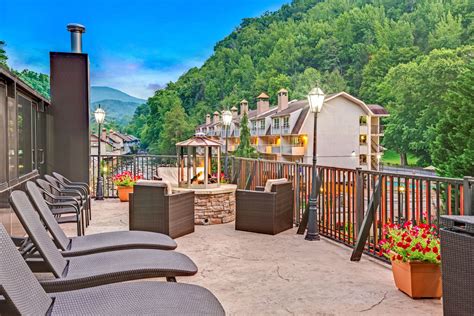 Baymont by Wyndham Gatlinburg On The River | Gatlinburg, TN Hotels