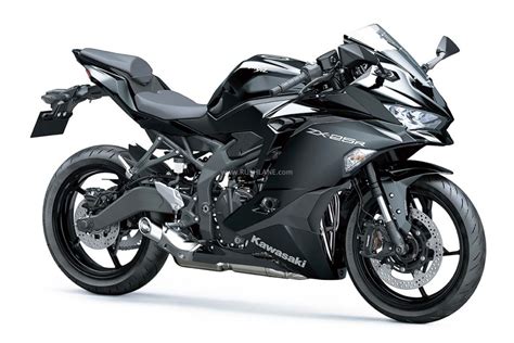 Kawasaki Ninja ZX4R With 400cc 4 Cylinder Engine - Launch Planned