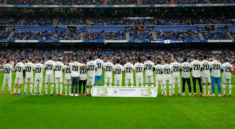 Real Madrid players wear Vinicius Junior's jersey before La Liga game