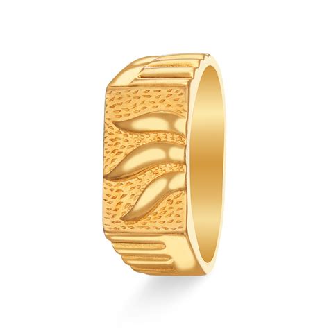 Attractive Mens Gold Ring