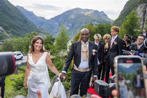 Norwegian royal wedding: Best photos from Princess Märtha Louise's ceremony | Euronews