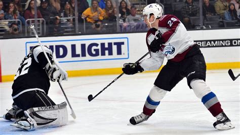 Avalanche lose Nathan MacKinnon to lower-body injury vs. Kings - ESPN