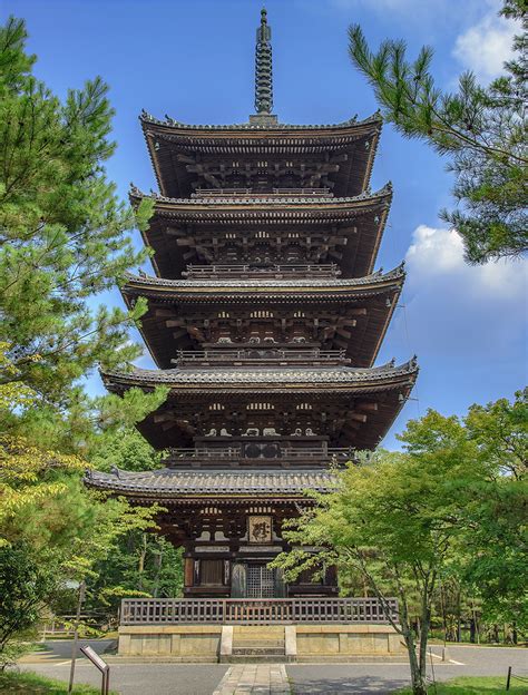 Ninnaji’s 5-story pagoda « TravelJapanBlog.com