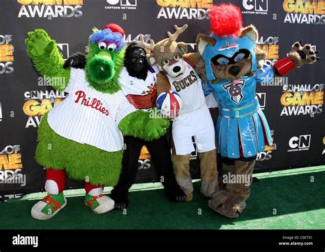 Sports Mascots High Resolution Stock Photography and Images - Alamy