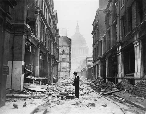 6 eye-opening images of the aftermath of the london blitz